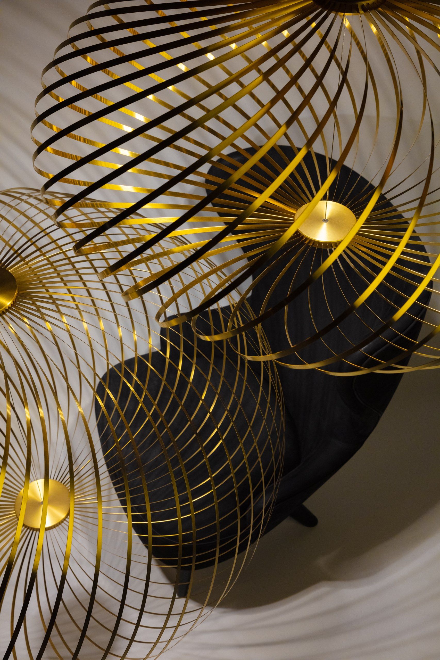 Тканевое кресло-шпагат Tom Dixon Wingback ARCH-00030040 - Вид №9