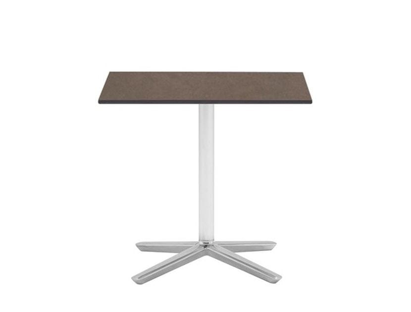 Квадратный журнальный столик Techstone Andreu World QUATTRO OCCASIONAL TECHNICAL STONE SQUAR ARCH-00130848 - Вид №1