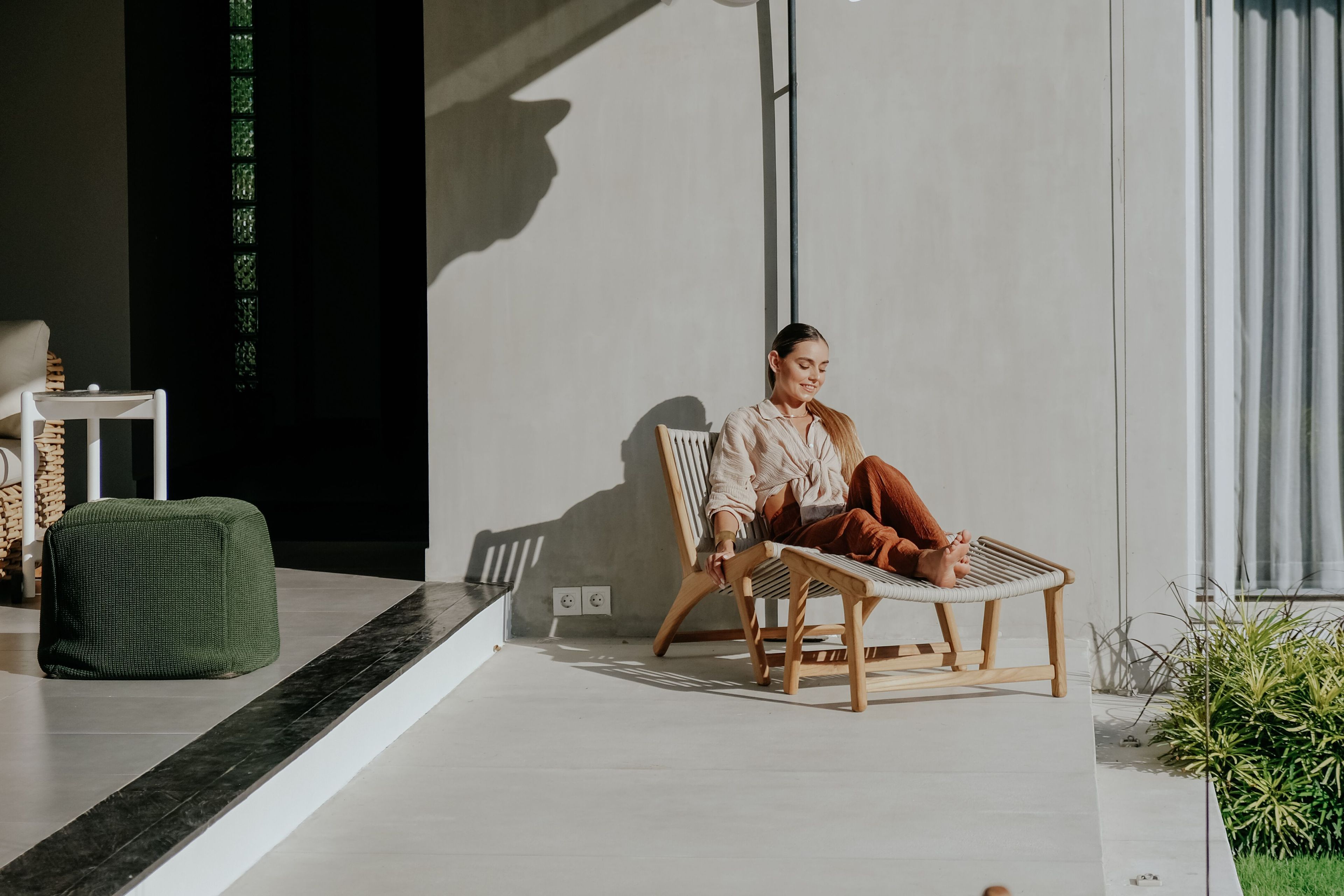 Прямоугольная подставка для ног из тикового дерева cbdesign Vienna Relax ARCH-00014755 - Вид №2