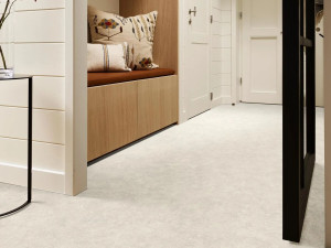 Нескользящий виниловый пол