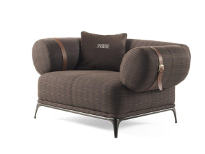 Тканевое кресло с подлокотниками