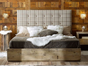 Деревянная двуспальная кровать Sommier