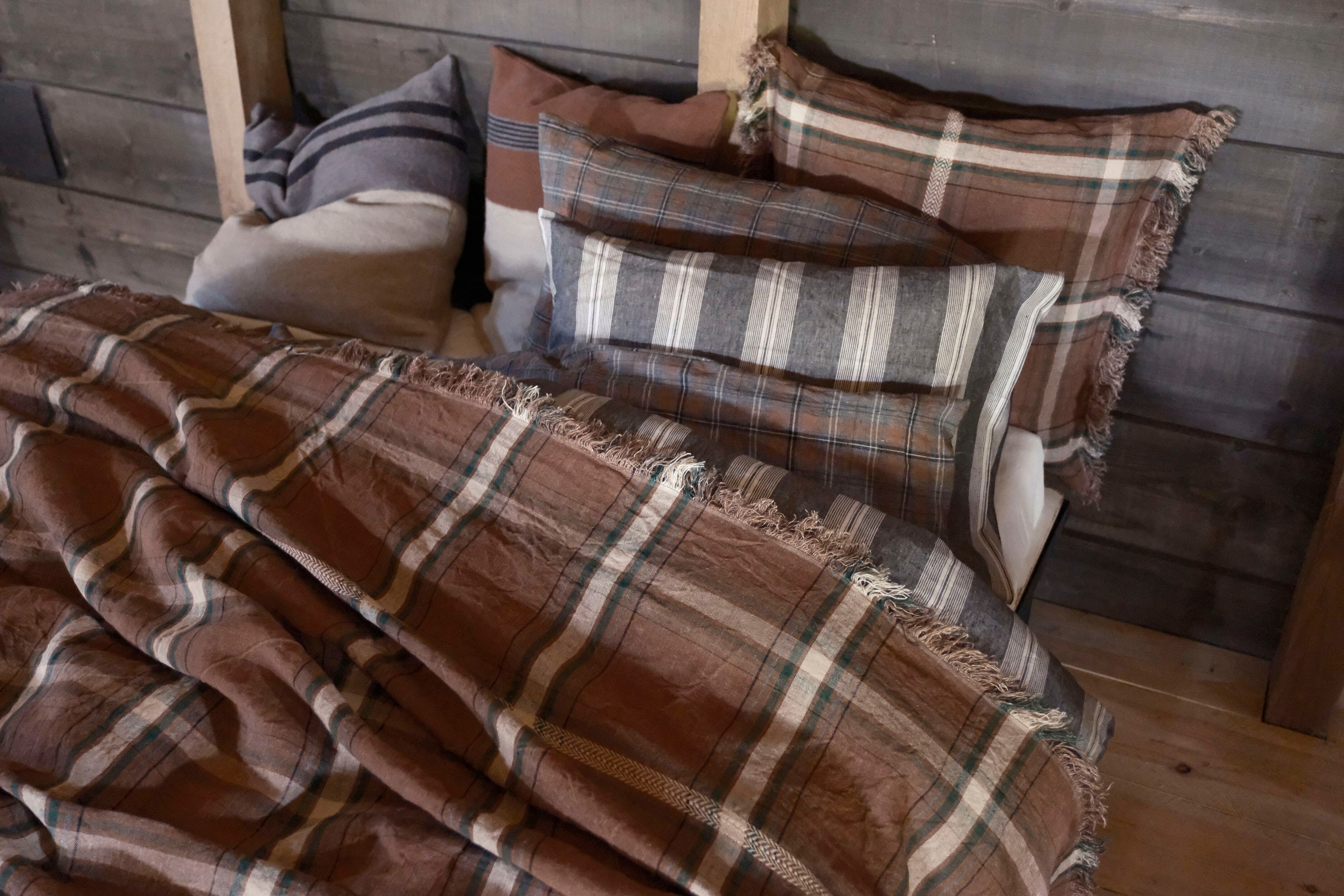 Льняная квадратная подушка в клетку Libeco Home рябина ARCH-00082609 - Вид №2