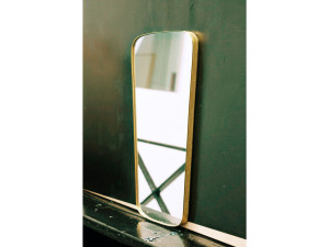 Зеркало с латунной рамкой