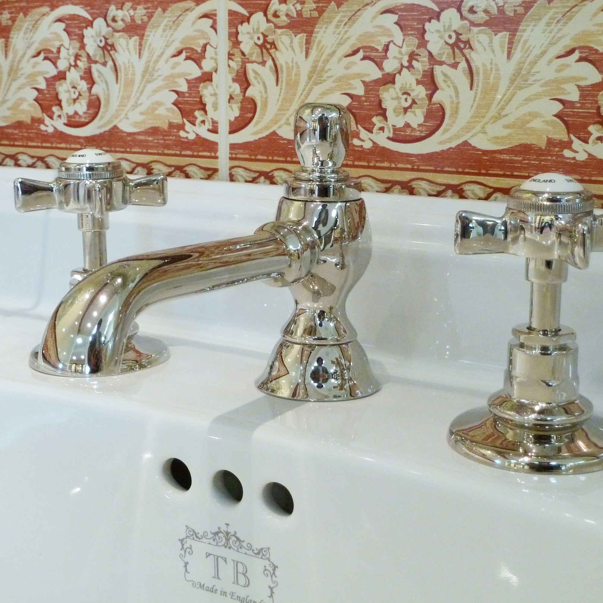 Traditional bathrooms АНГЛИЯ Смеситель для раковины на 3 отверстия ЛАНГЛИ Tb490.414.bn  - Вид №1