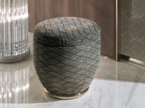 Круглый пуф из ткани