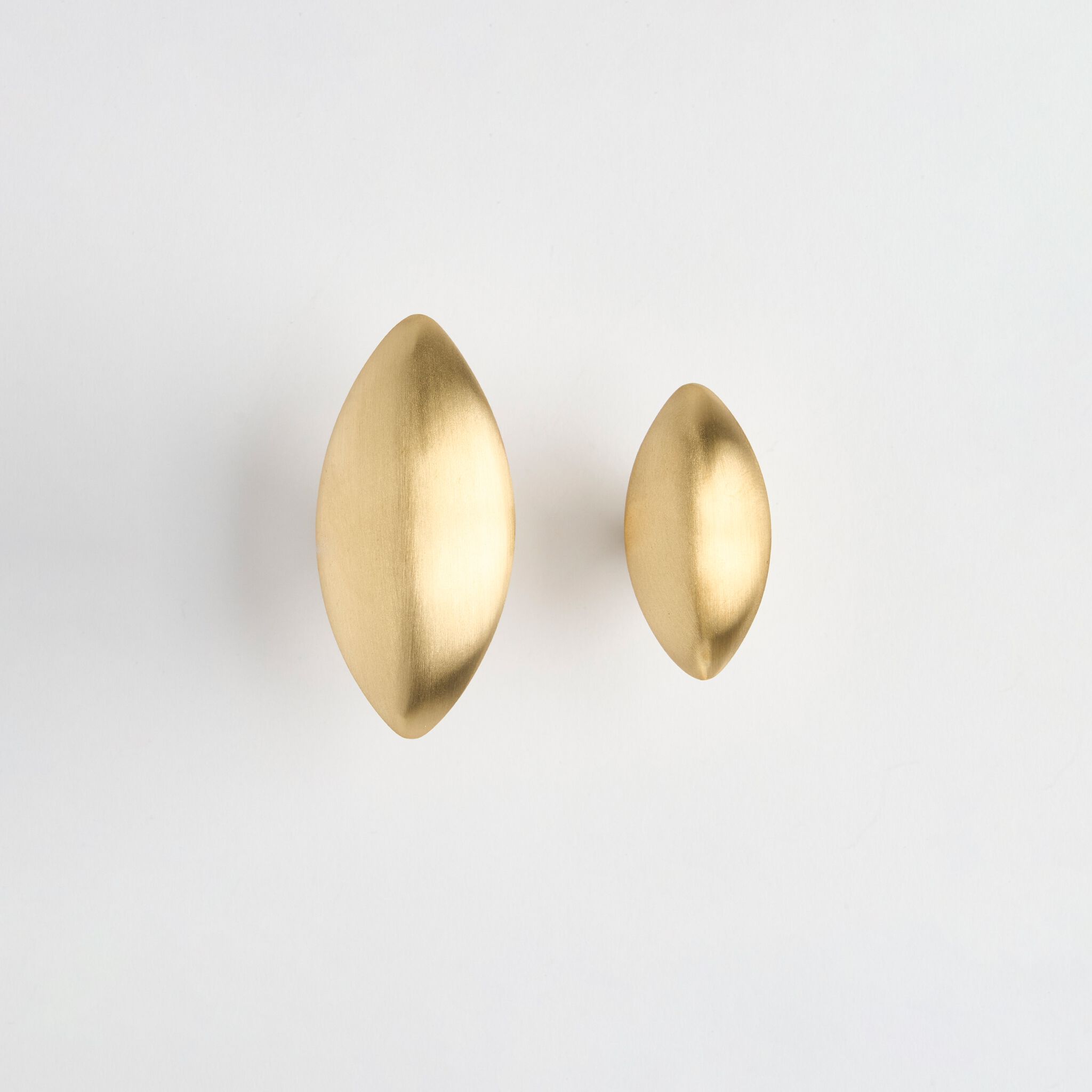 Латунная ручка Lo & Co Interiors Almond ARCH-00063487 - Вид №9