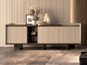 Двустворчатый шкаф с распашными дверями