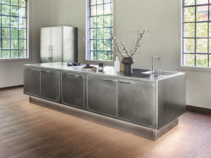 Кухня из нержавеющей стали на заказ со встроенной светодиодной системой