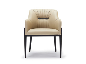 Кожаный стул с подлокотниками