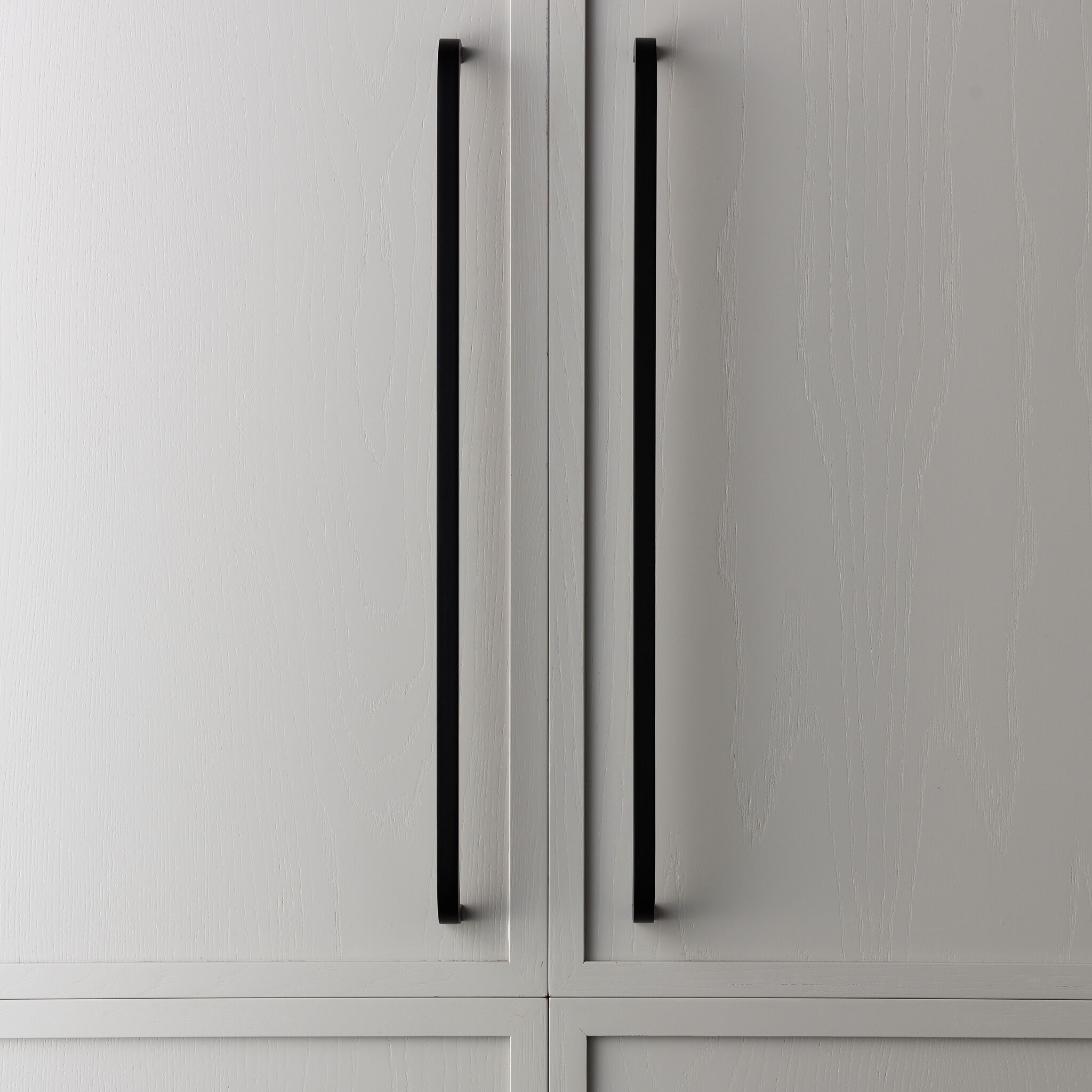 Латунная мебельная ручка Lo & Co Interiors Curve ARCH-00101114 - Вид №5