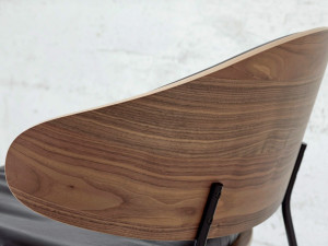 Кожаное кресло