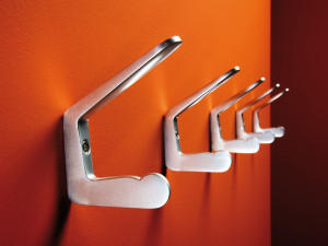 Настенная вешалка