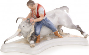 10662427 Herend Фигурка Herend "Толди с быком" 40,7см Фарфор