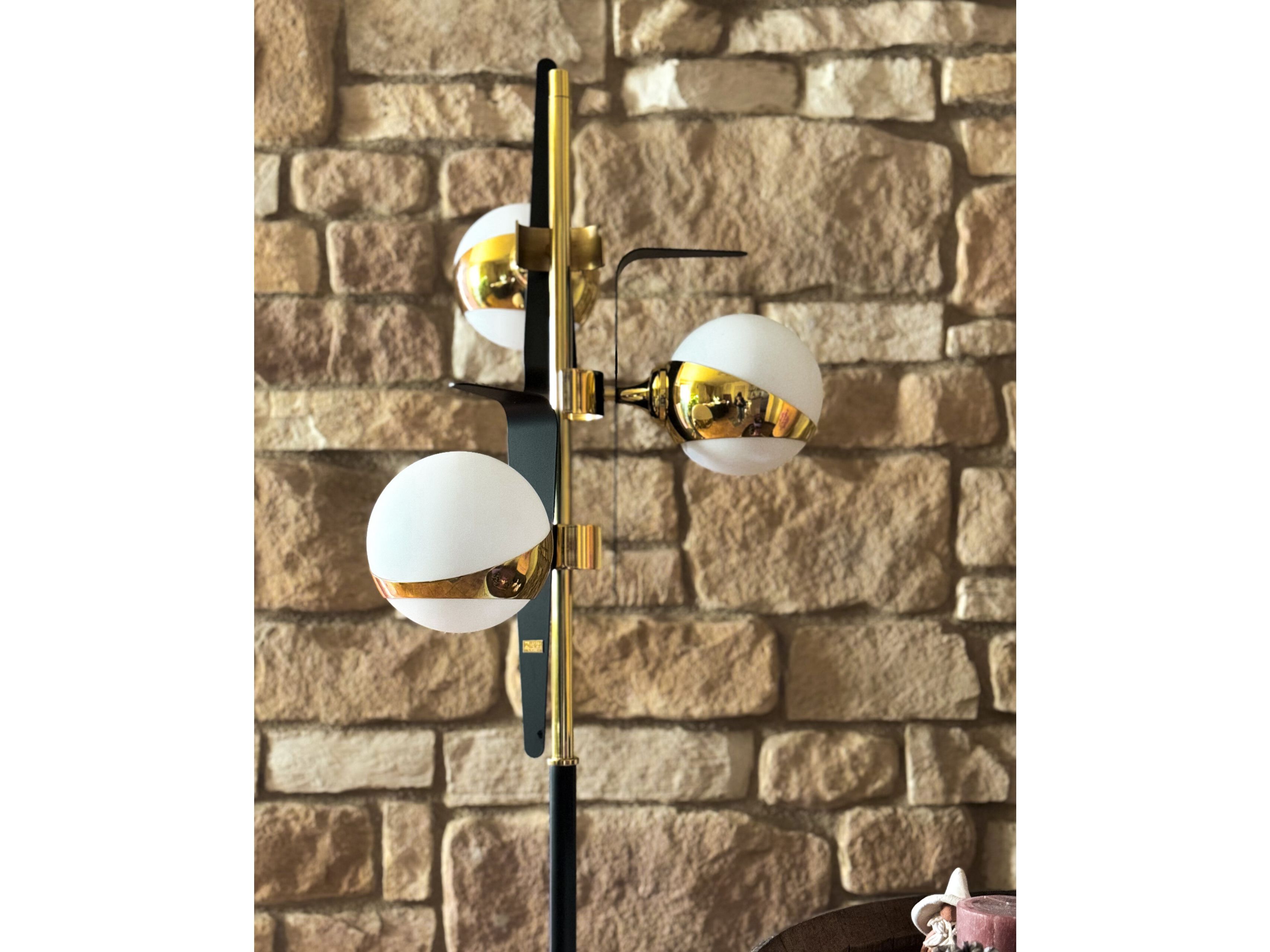 Светодиодный торшер из металла и матового стекла Lampex Italiana Cosmo ARCH-00022808 - Вид №1