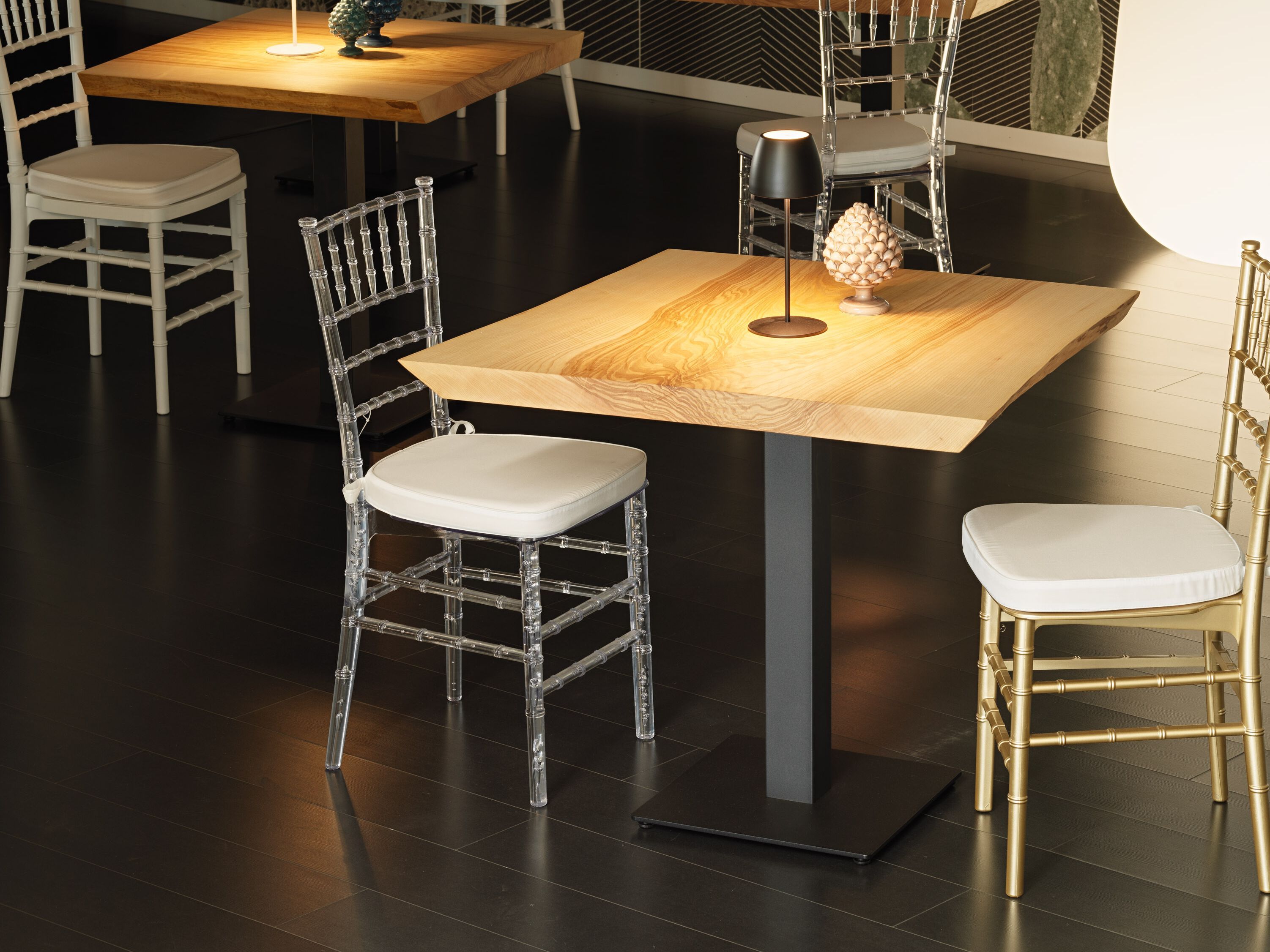 Стол из оливкового ясеня Tabula контракт ARCH-00090474