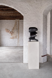 Бронзовая скульптура