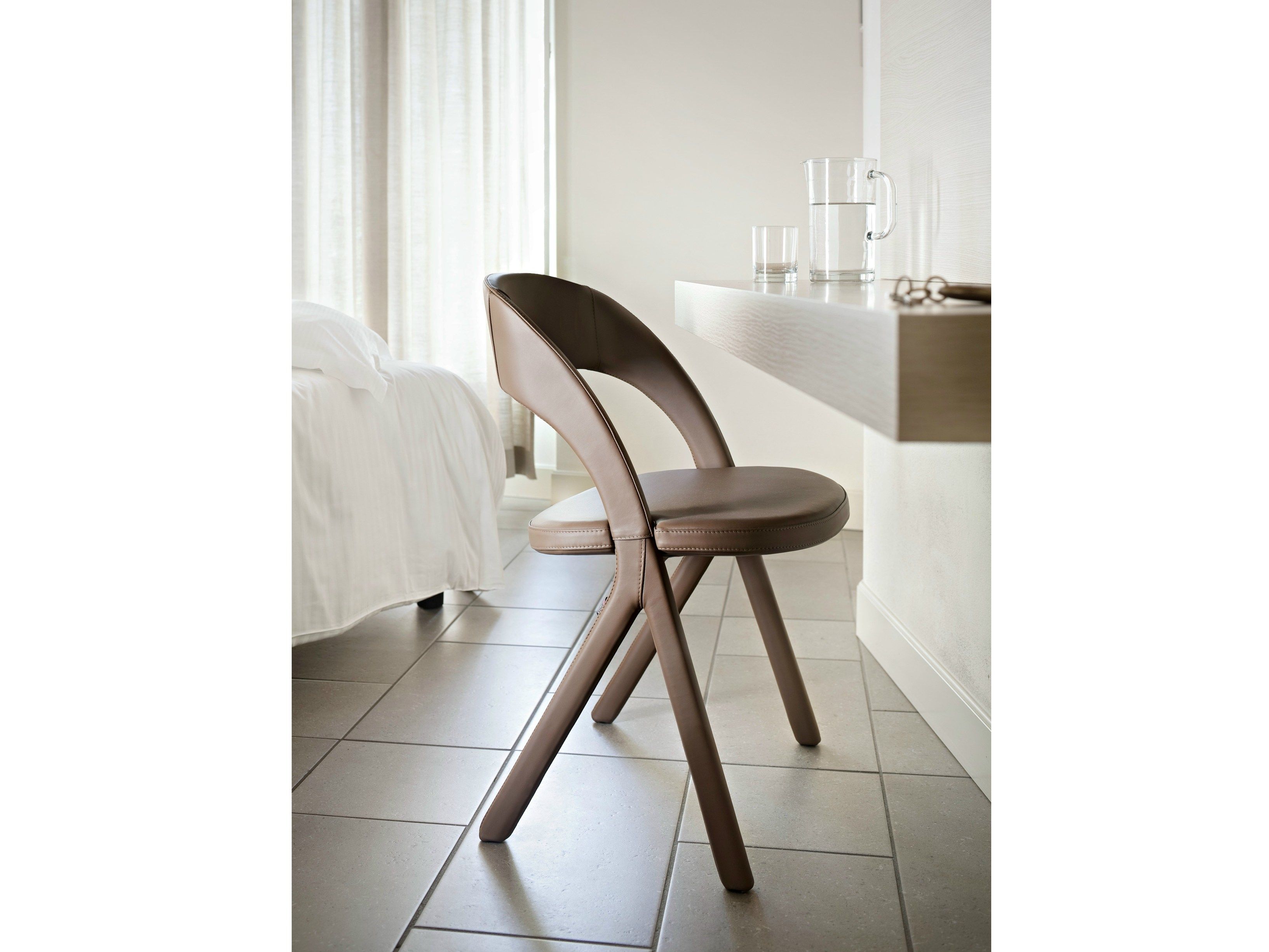 Кожаный мягкий стул ALMA DESIGN жест ARCH-00075699 - Вид №1