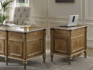 Деревянный прямоугольный стол