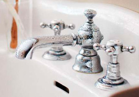 Gentry Home Смеситель для раковины мостик на 2 отверстия 200мм Mayfair Bronze GH103000 - Вид №1