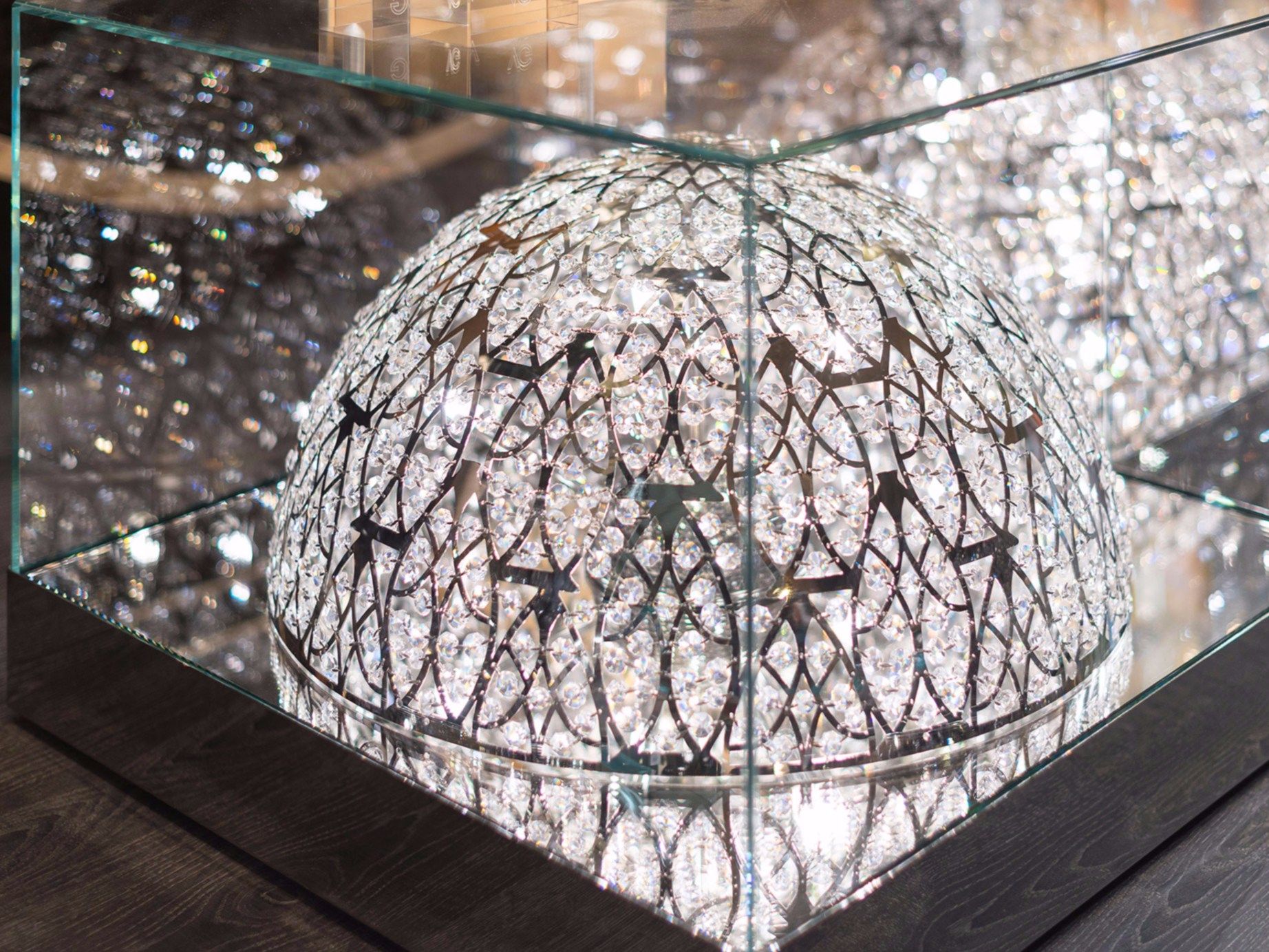 Квадратный Хрустальный журнальный столик Vgnewtrend Арабески ARCH-00131132 - Вид №2