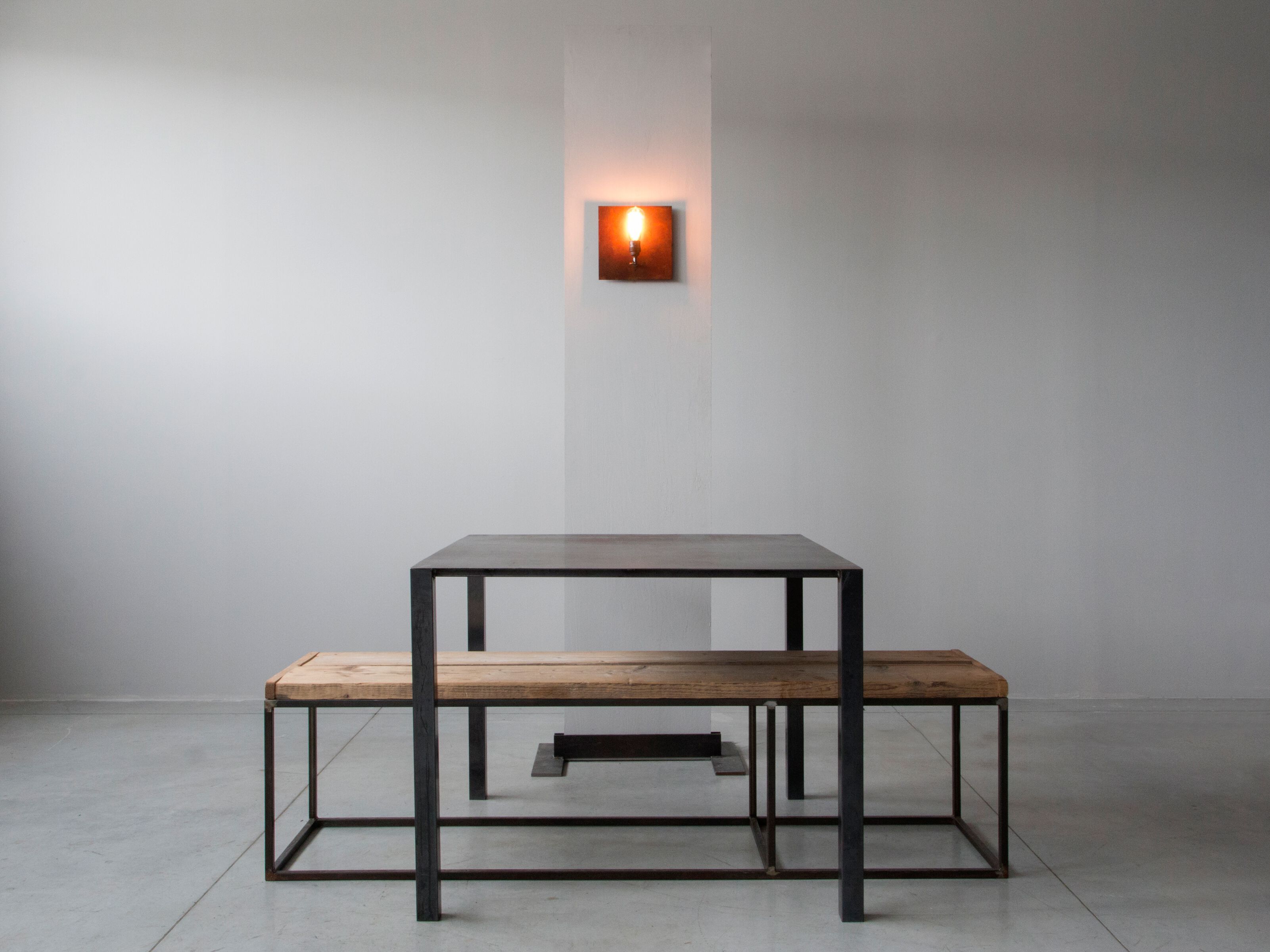 Железный настенный светильник Renzo Serafini PIASTRA E27 ARCH-00080313 - Вид №1