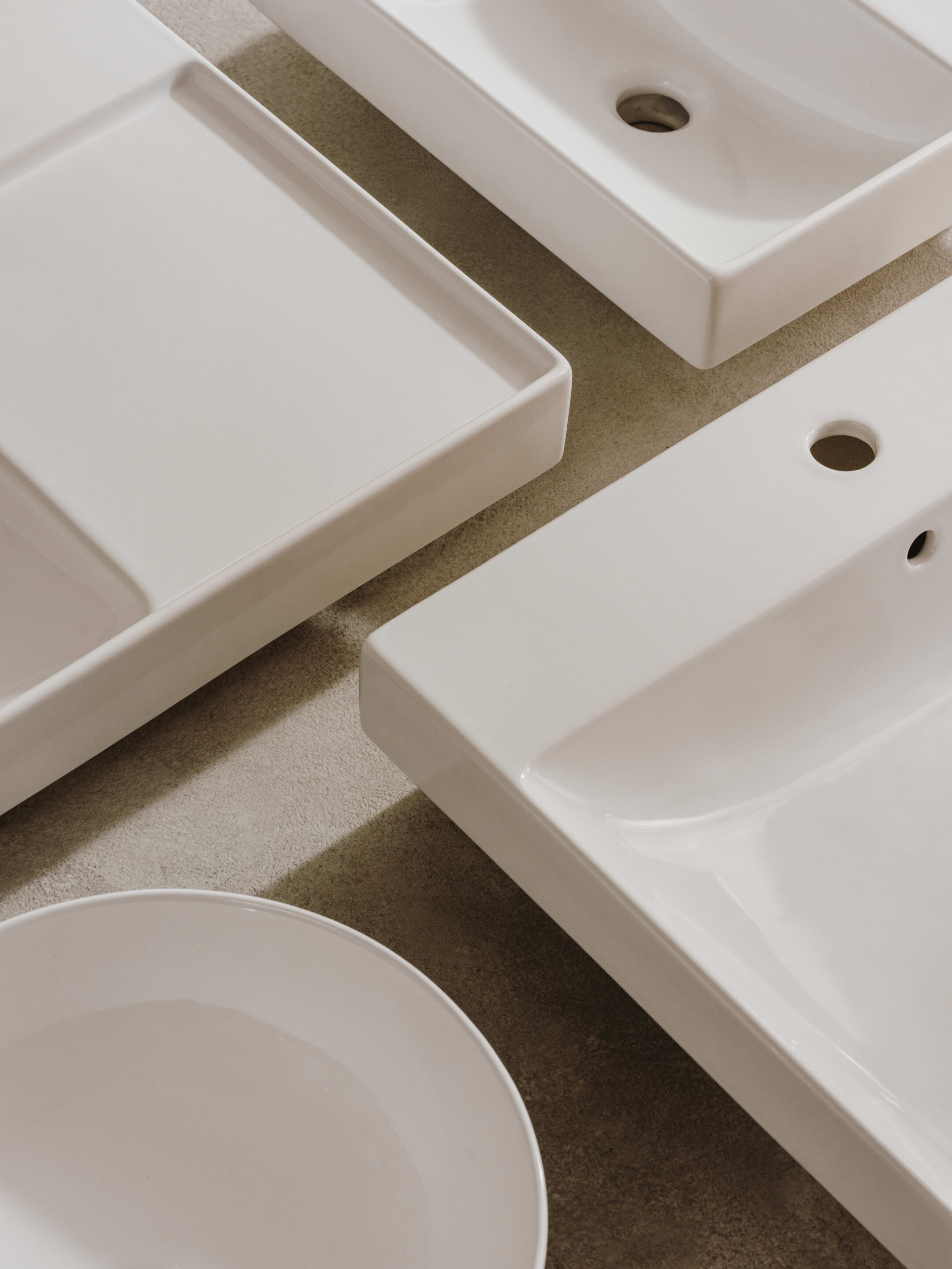 Керамическая подвесная прямоугольная ручная мойка Roca Ona ARCH-00029314 - Вид №1