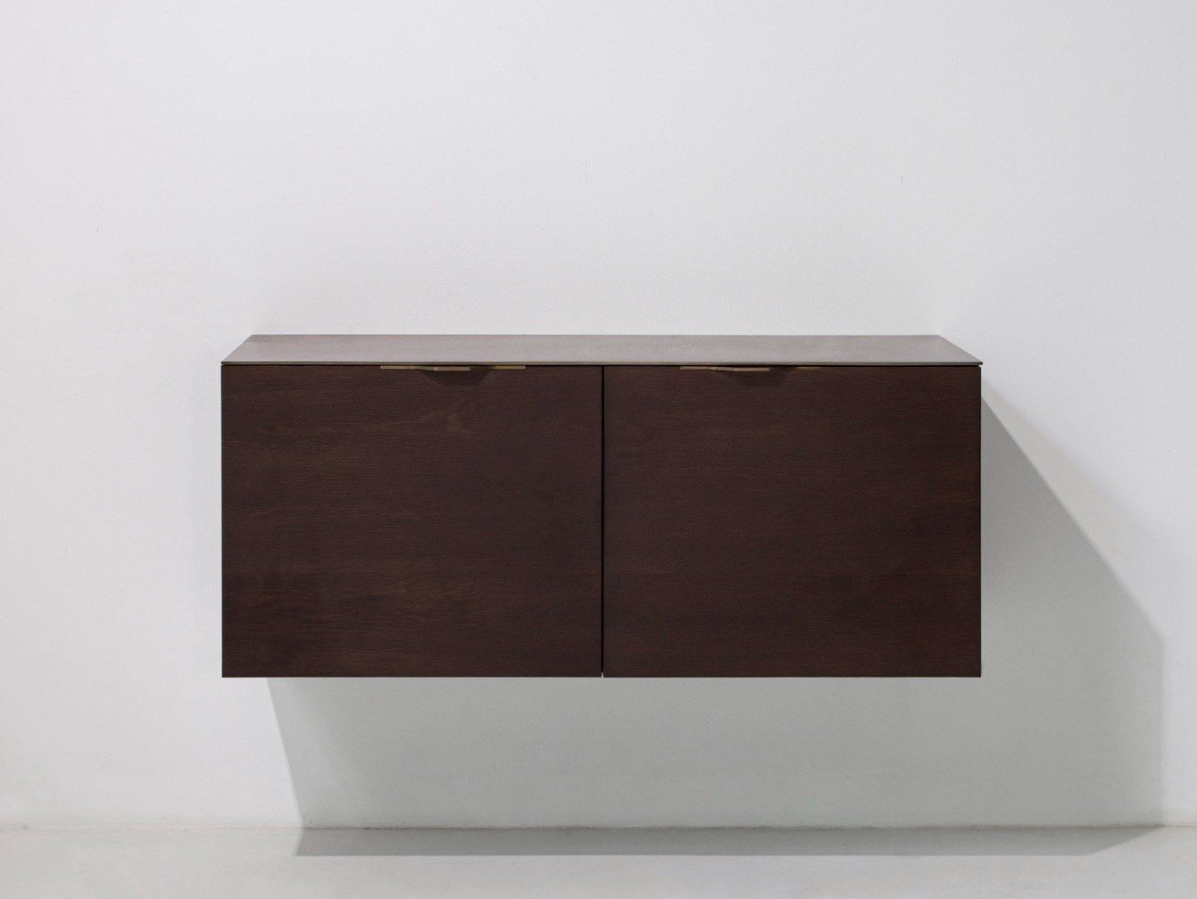 Подвесной шкаф из дуба с распашными дверями District Eight Drift ARCH-00068775