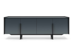 Деревянный шкаф с распашными дверями