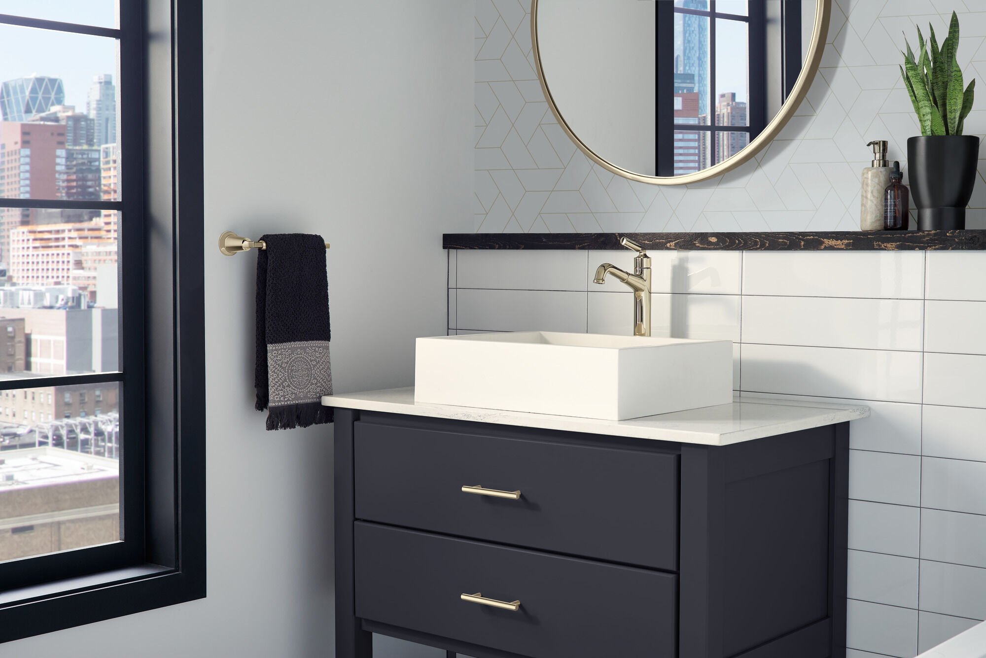 74808-PN 8-дюймовый мини-полотенцесушитель Delta Faucet Bowery Полированный никель - Вид №2