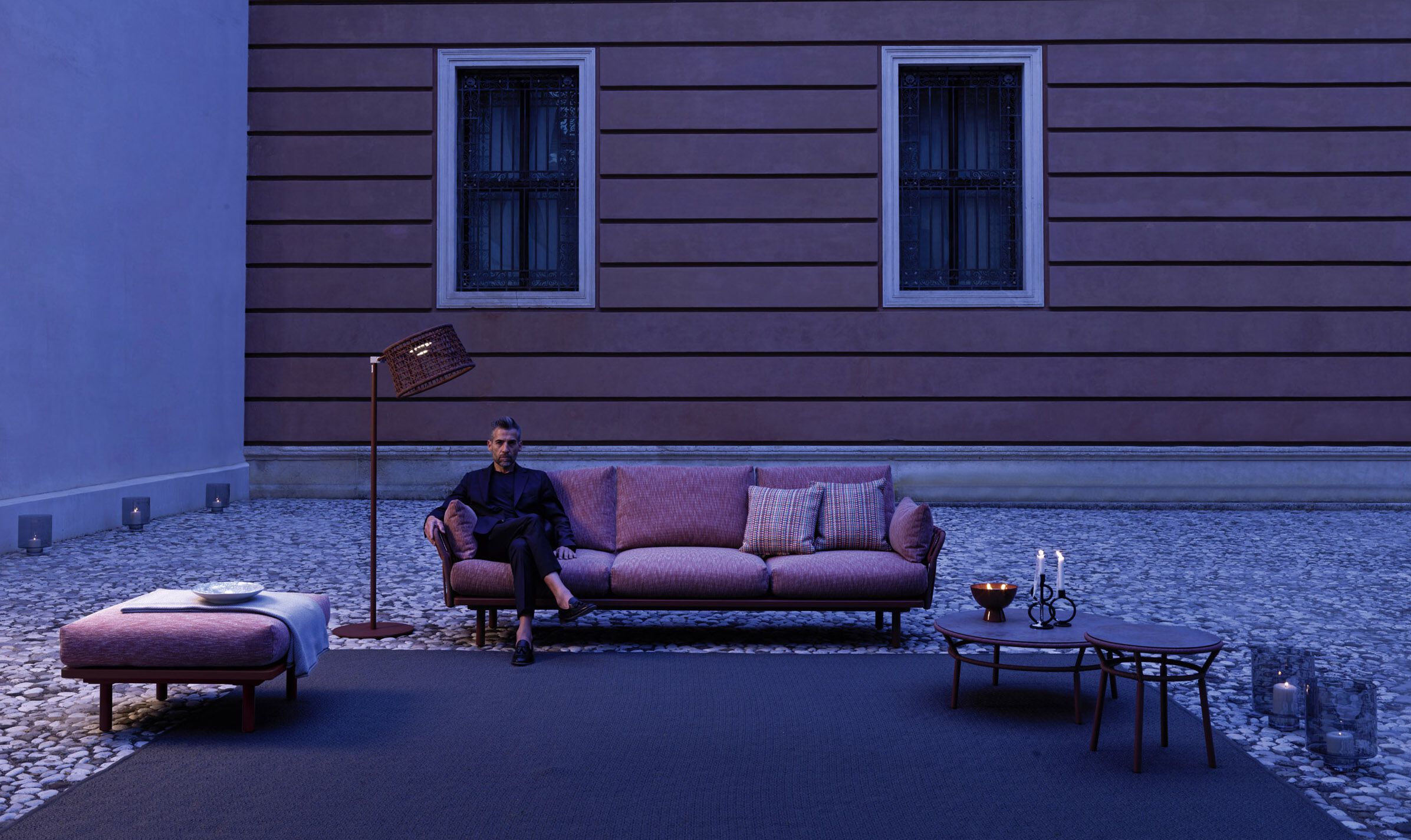 Круглый алюминиевый и деревянный садовый столик Varaschin Emma Cross ARCH-00151781 - Вид №2