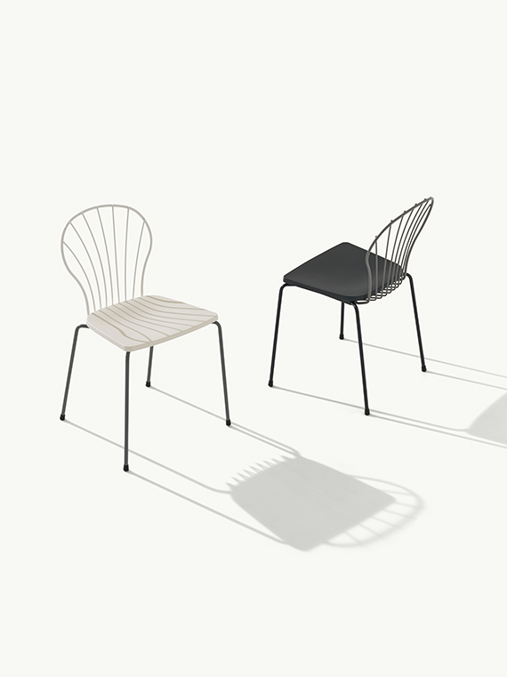 Flint 535-B Стул со стальным каркасом на 4 ножках и спинкой, сиденьем из полиамида или дерева ироко. Et al. Flint