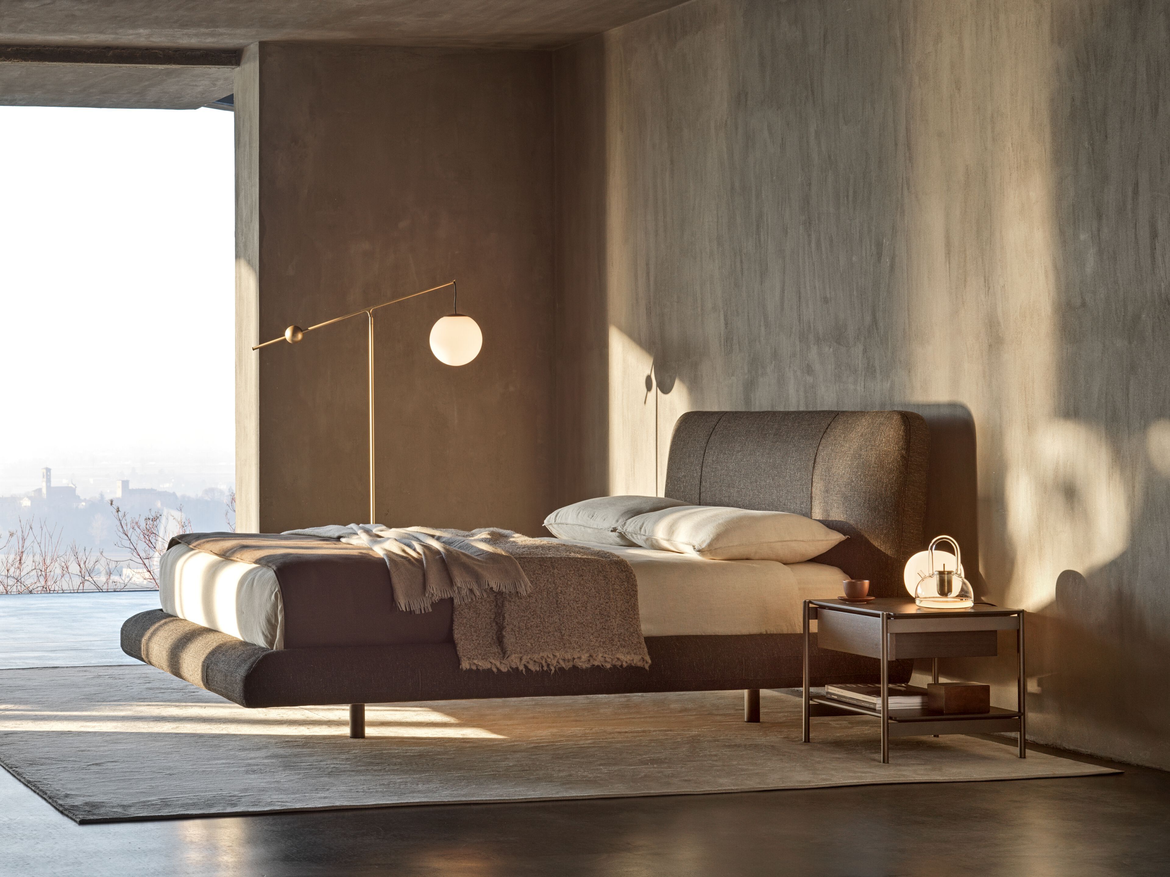 Двуспальная кровать из ткани с мягким изголовьем Ditre Italia Avalon ARCH-00010074 - Вид №1