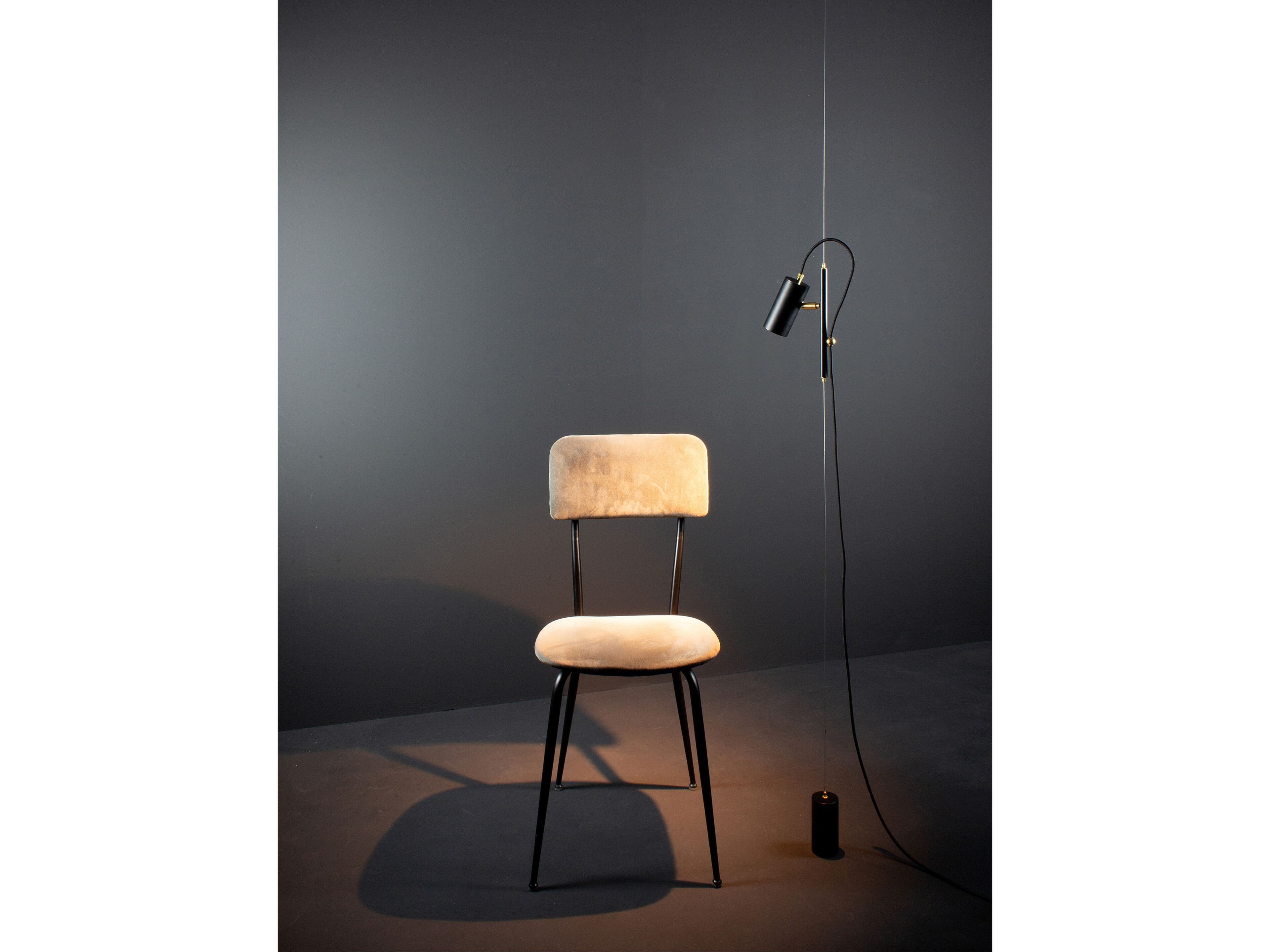 Регулируемый светодиодный торшер Renzo Serafini в полете ARCH-00117628