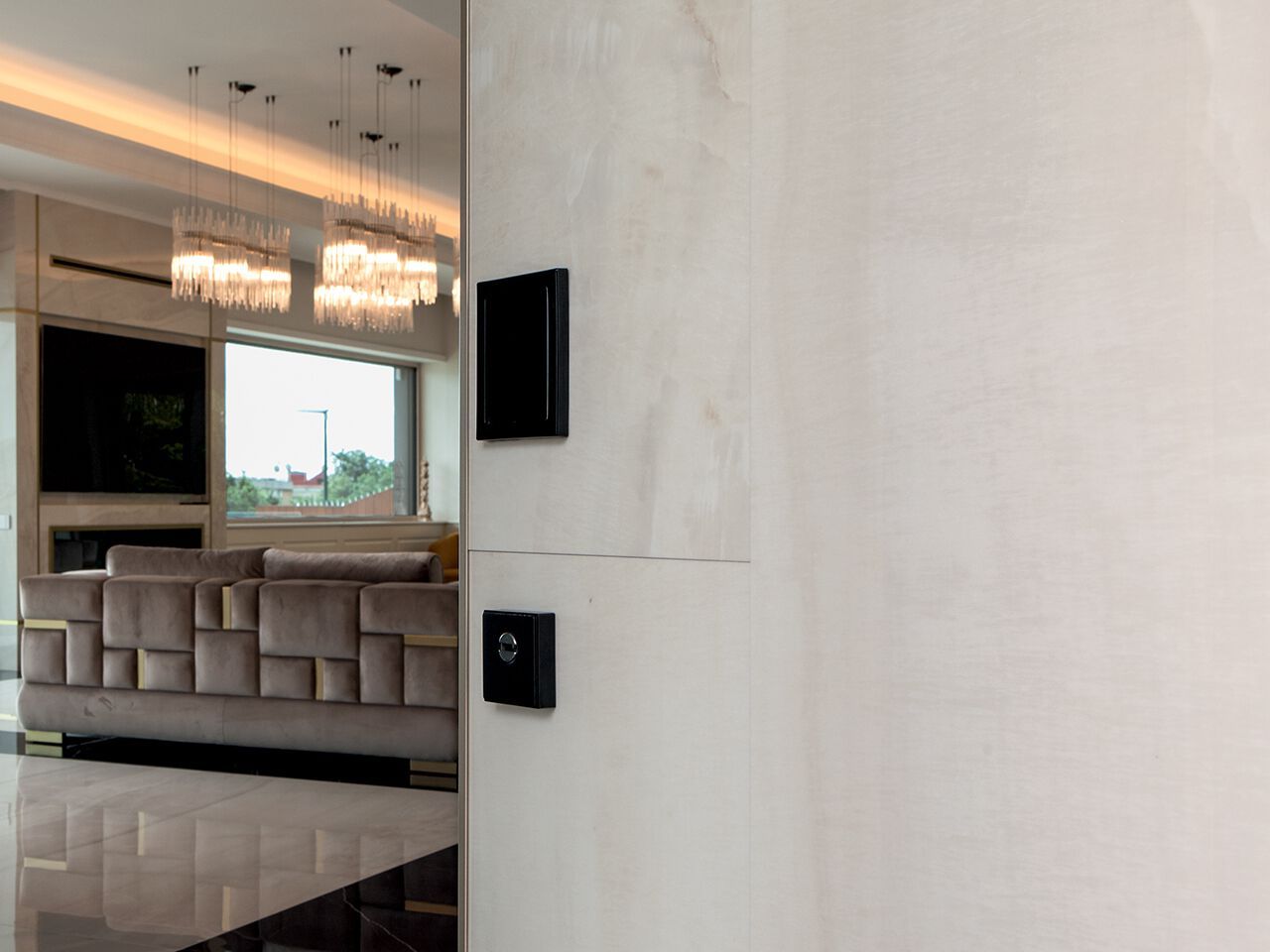 Бронированная дверь с термической резкой Oikos Synua ARCH-00003772 - Вид №1