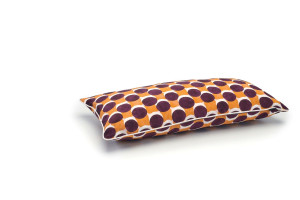 Прямоугольная шелковая подушка с геометрическим рисунком