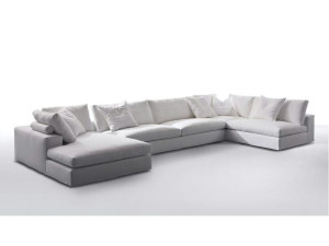 Тканевый диван с полуостровом