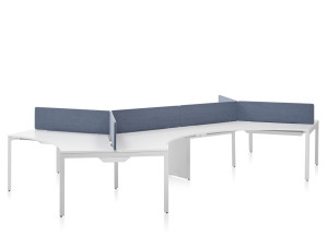 Стол с регулируемой высотой и звукопоглощающими перегородками