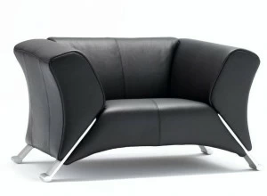 Rolf Benz Кожаное кресло с подлокотниками Rolf benz 322