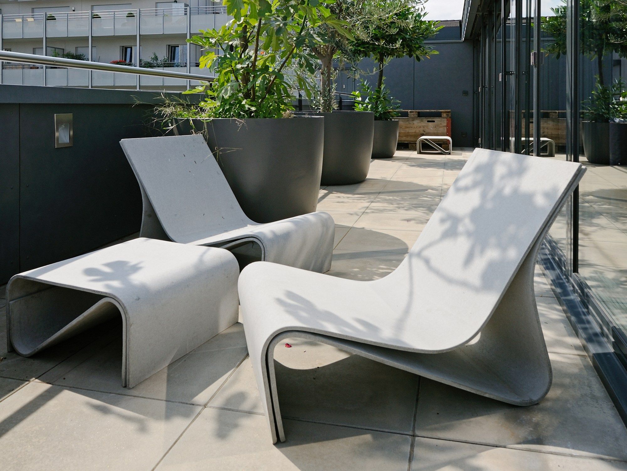 Бетонный низкий садовый столик SWISSPEARL дизайн ARCH-00086128 - Вид №7