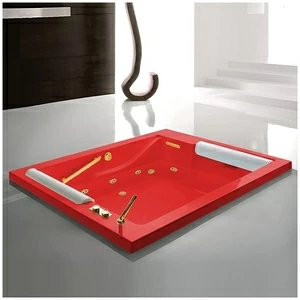 Ванна с гидромассажем красная с золотом Gruppo treesse Bis STXV529BKZ