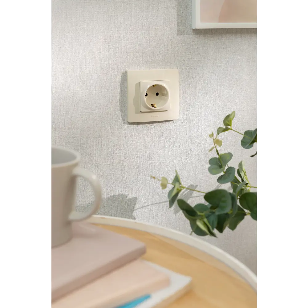 Рамка Legrand Etika для розеток и выключателей в цвете слоновая кости 17356513 STLM-0007988 - Вид №5