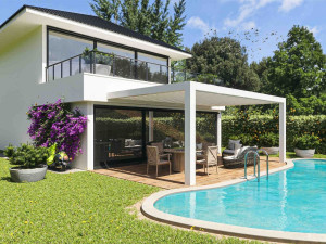 Пергола из алюминия с поворотными пластинами