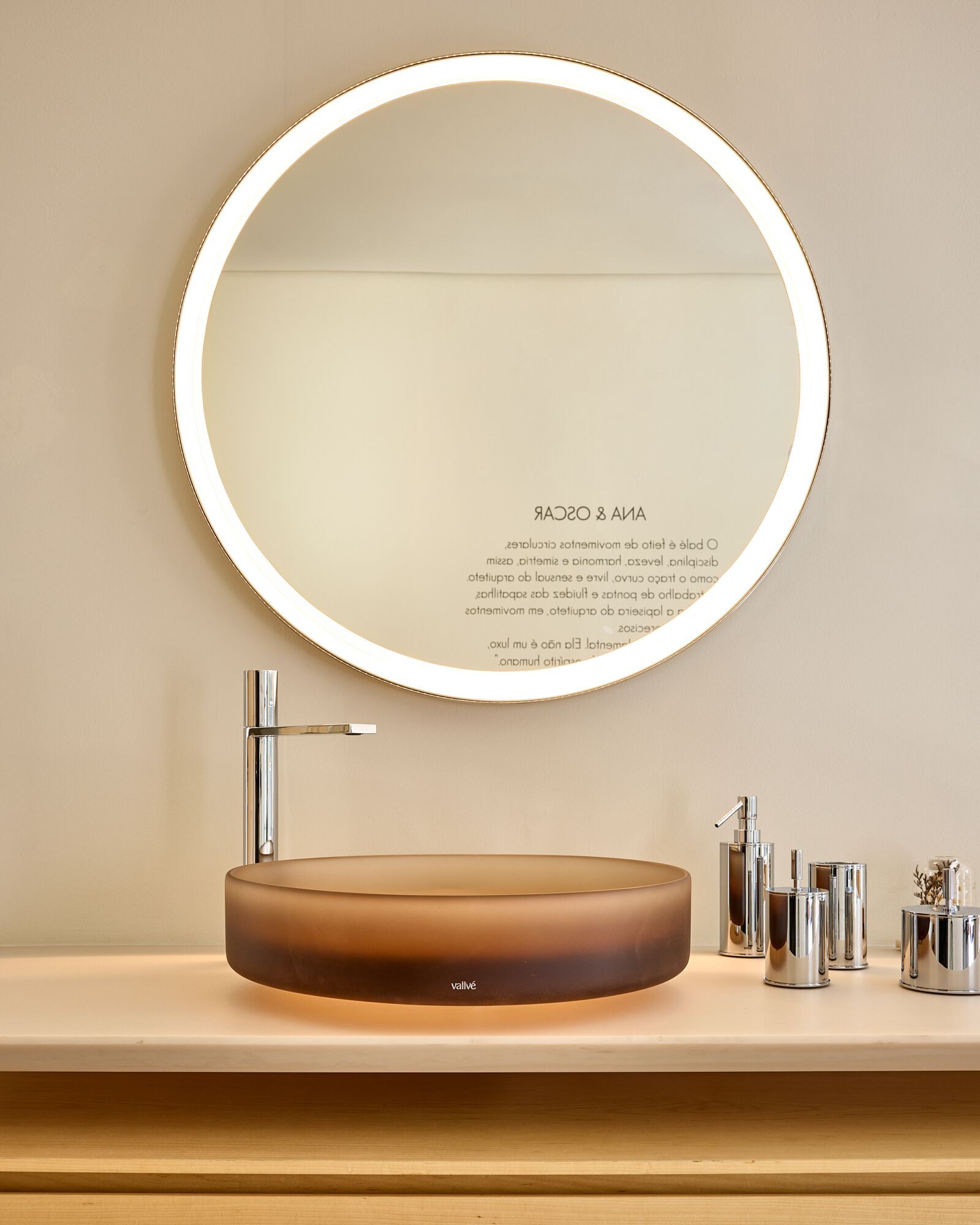 Овальная столешница из смолы Vallvé бисероплетение ARCH-00029450 - Вид №2