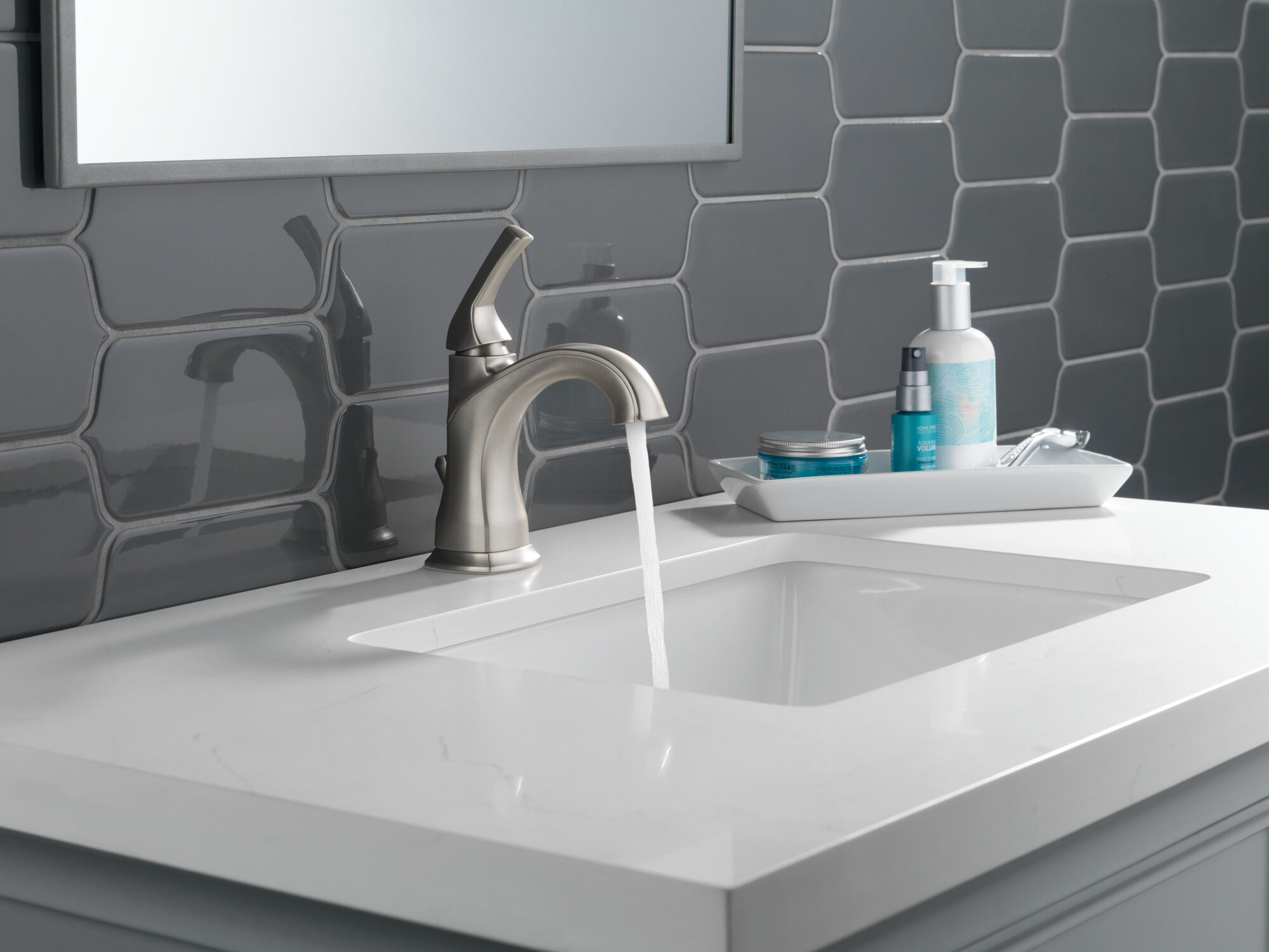 Смеситель Centerset с одной ручкой Delta Faucet 15770LF-SP - Вид №6