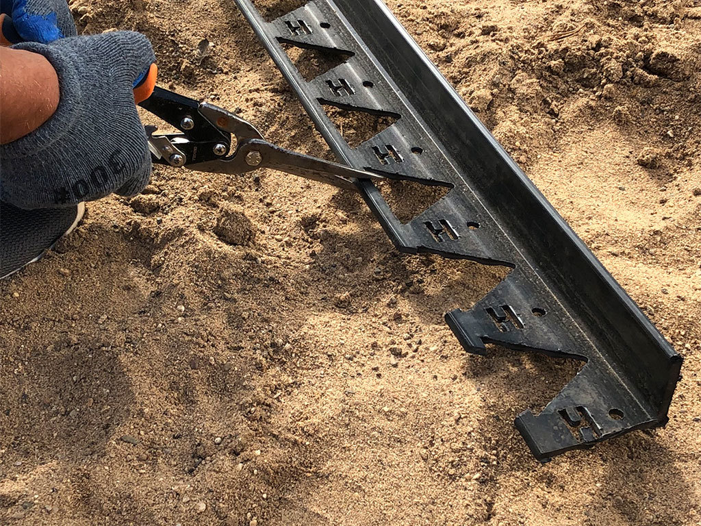 Пластиковый бордюр 45 мм, длина 3 м ГеоПластБорд GPBST-28 - Вид №5