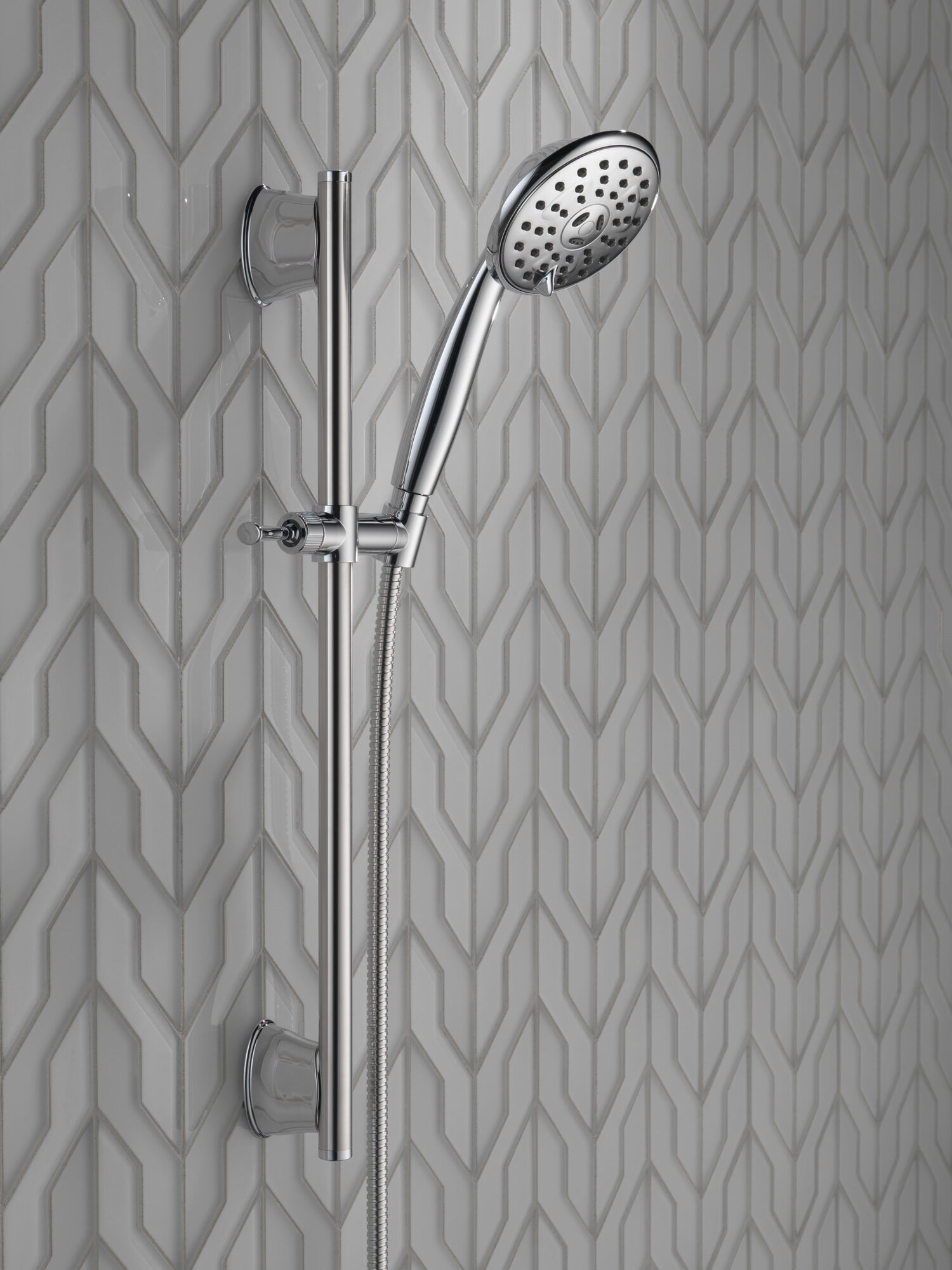 Ручной душ с настенной штангой с 3 настройками Delta Faucet 75806 - Вид №6