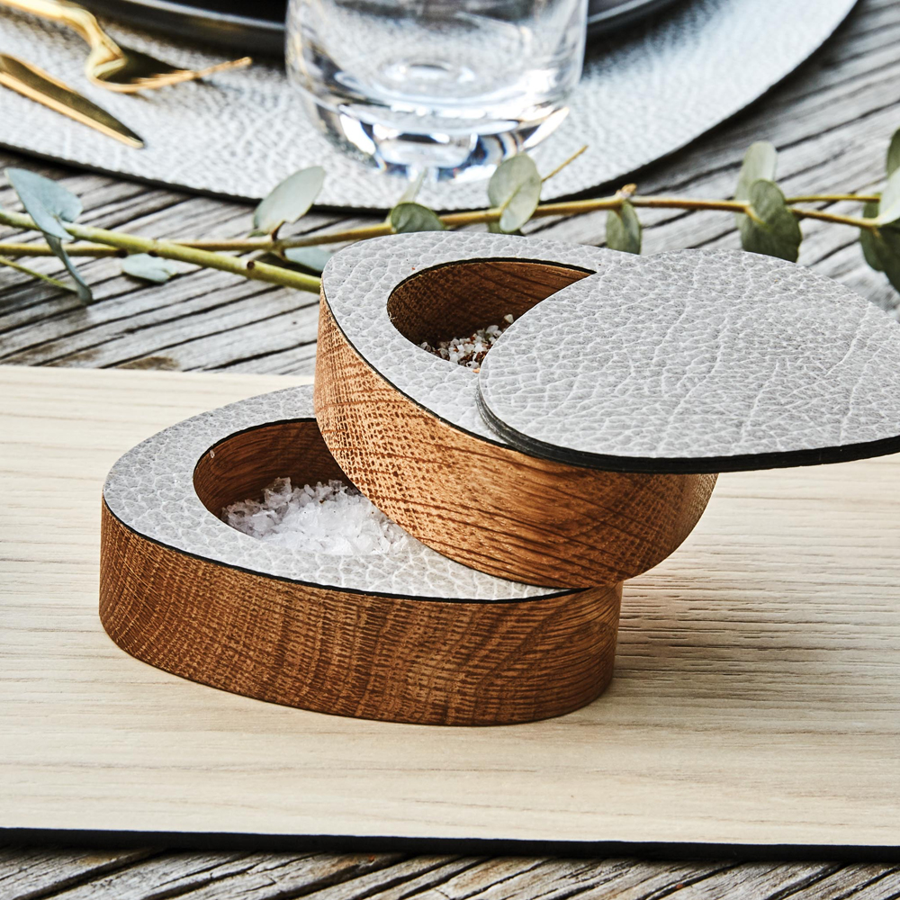 98939 HIPPO white-grey набор солонка/перечница фигурная 8х10х3см ;LIND DNA  - Вид №1