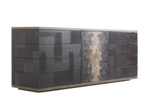 Деревянный шкаф с ящиками