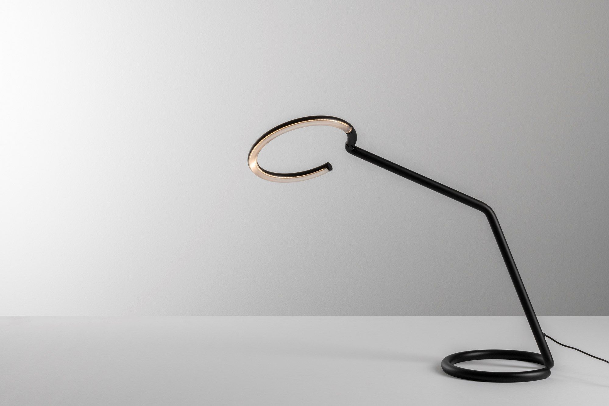 Регулируемая металлическая настольная лампа Artemide Vine Light ARCH-00085435 - Вид №4